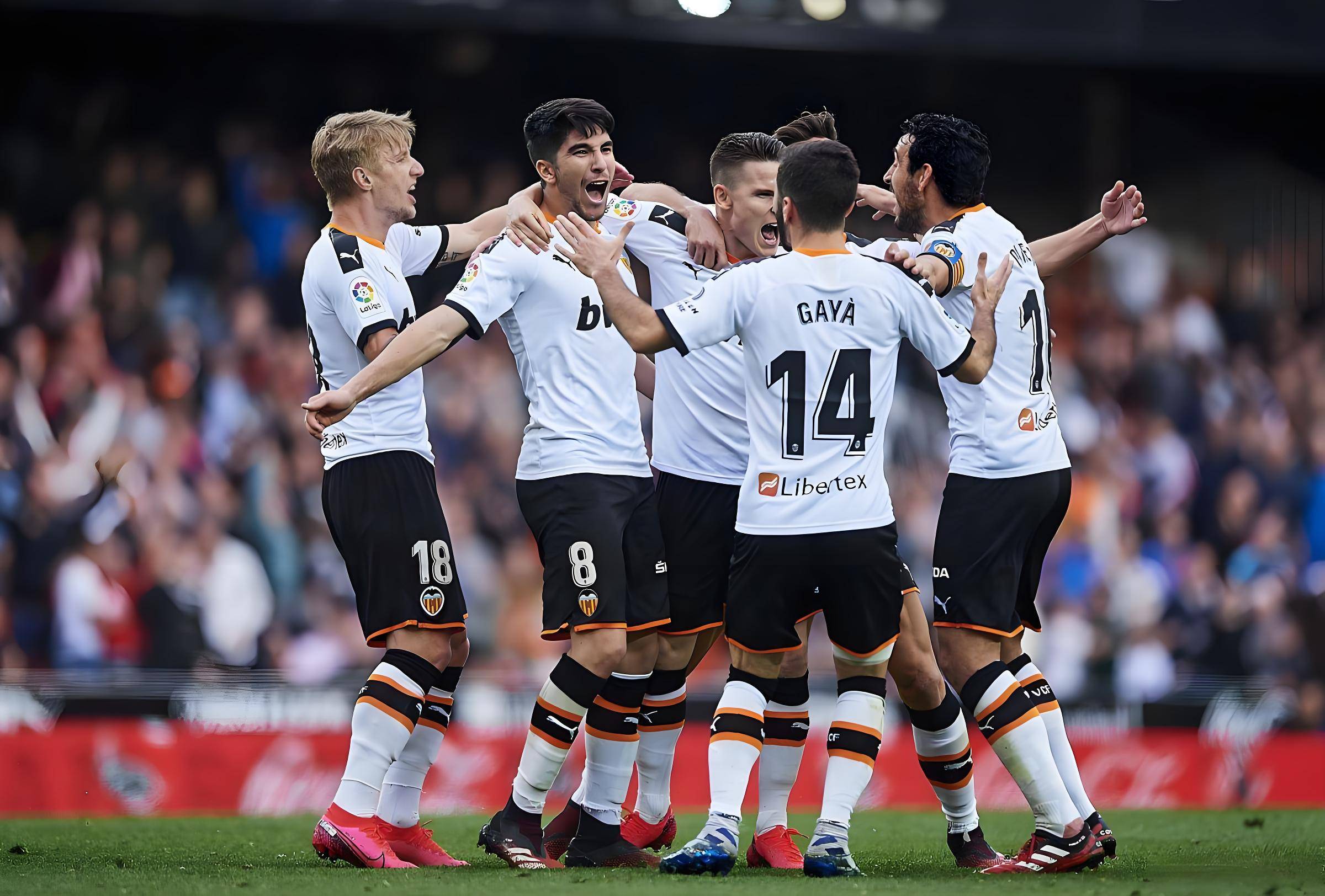 九游互动体验包含清晨德国杯焦点战，休斯敦火箭队长鼓劲，媒体盛赞，球队文化再被提及的词条