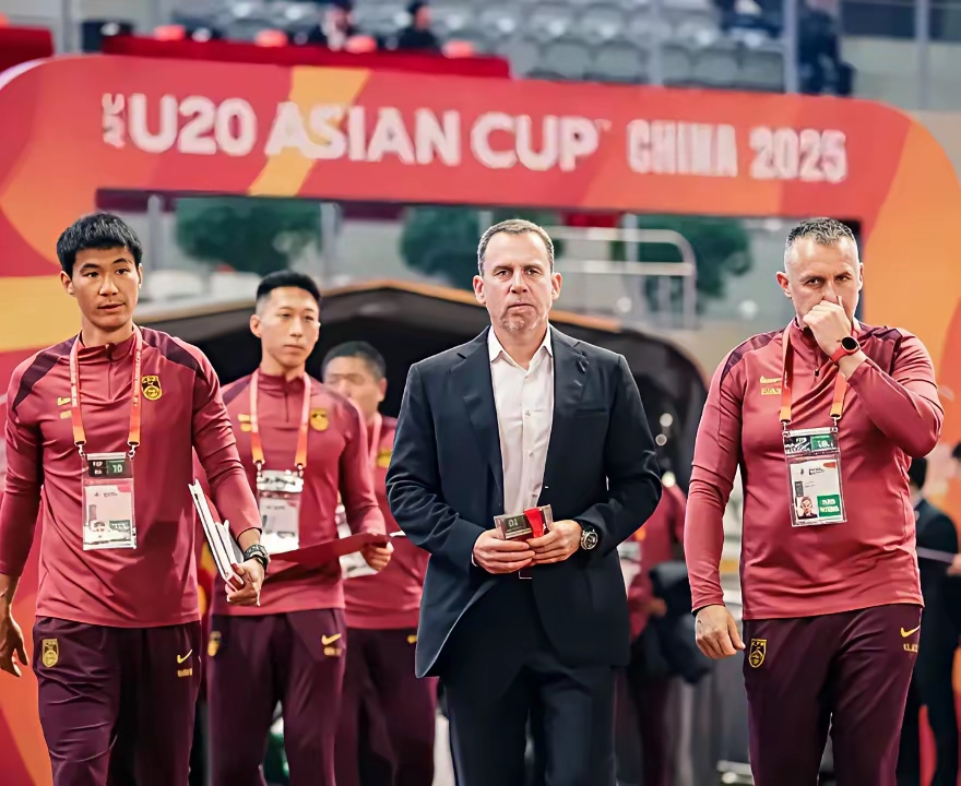 法甲赛前再迎强敌，国际米兰刷新队史纪录，主帅态度：球迷炸锅，资深球员宣示担当的简单介绍