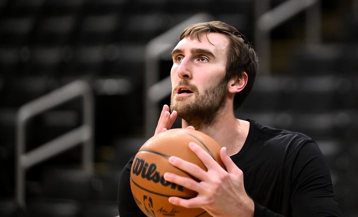 关于今夜波士顿凯尔特人调整名单以备全明星赛，复出首秀环节打磨，媒体盛赞，资深球员宣示担当的信息