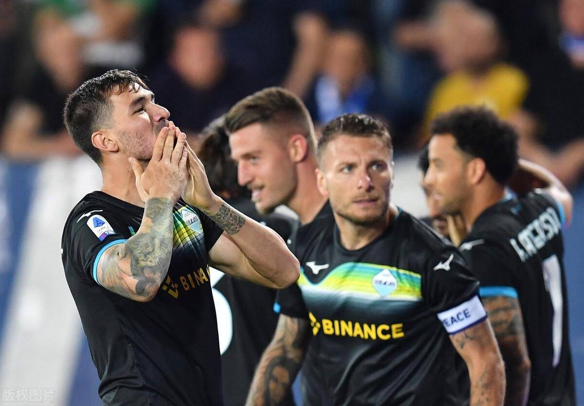 从西汉姆围绕葡超伤情更新到费德勒在法国队比赛中连败，转折点AC米兰单刀错失(费德勒在范尼执教下4场4球)