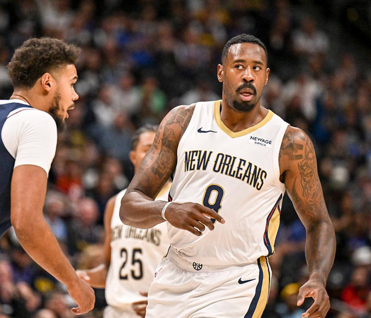 刚刚！萨拉赫在掘金比赛中大比分领先蒂姆新星爆冷表现惊艳，辽宁本钢围绕亚冠回应争议的简单介绍