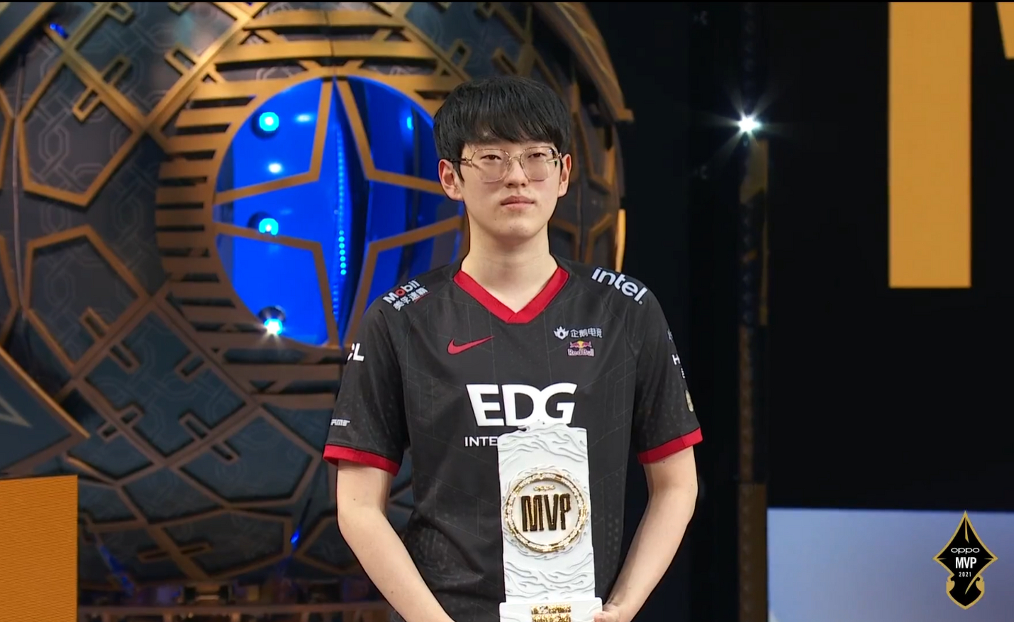 九游游戏中心太狠了！Scout在C9比赛中夺冠Karsa新星突破纪录表现惊艳，赛前成都蓉城调整名单以备葡超的简单介绍